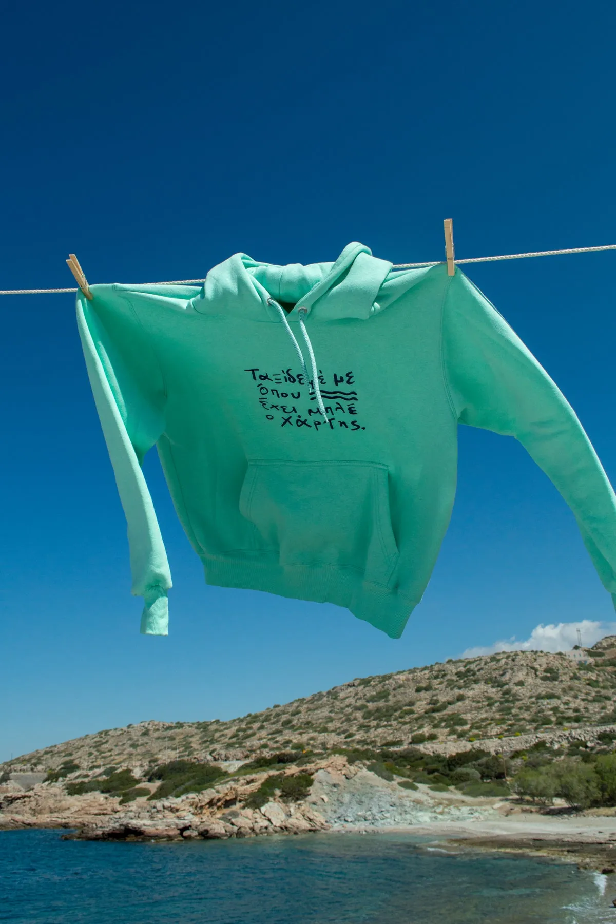 "Taksidepse me" Hoodie in Mint 𝗢𝗻𝗲 𝗦𝗶𝘇𝗲