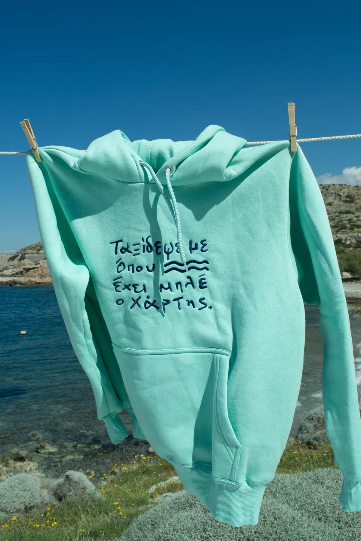 "Taksidepse me" Hoodie in Mint 𝗢𝗻𝗲 𝗦𝗶𝘇𝗲